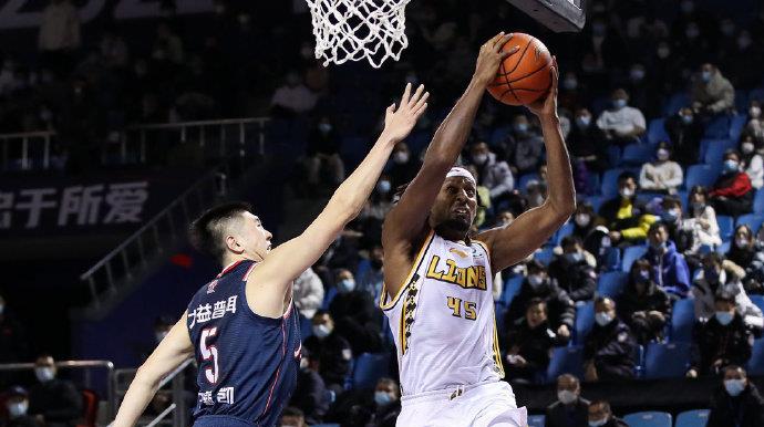 杜锋|26分钟3分4中0！广东26岁悍将越打越差，杜锋也无法拯救你