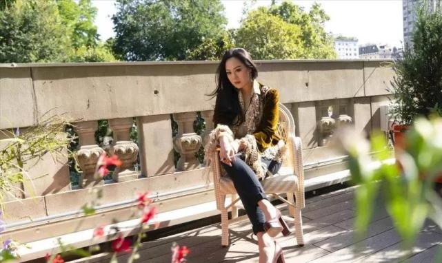 章小蕙|败光2个“亿万男人”家产，独自还清2.5亿债务，章小蕙今身价百亿