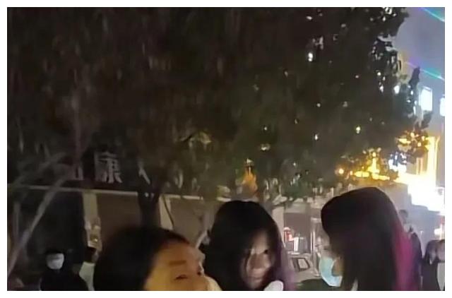 叶婷案件发生反转，叶某婷要直播挣钱，还曾勒索400万