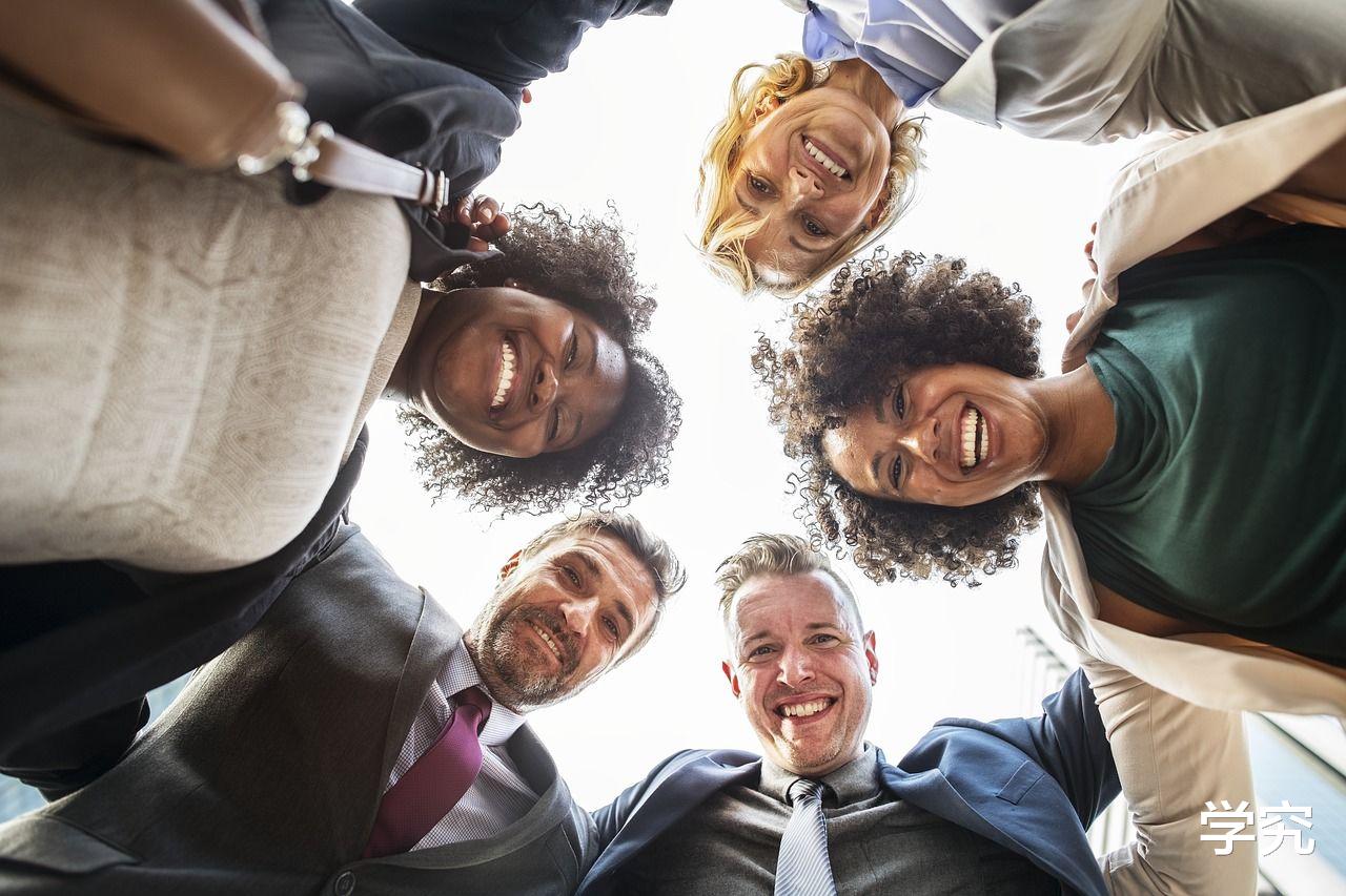 |人脉和能力哪个更重要？职场中只有这样才能提高自己，人脉与能力