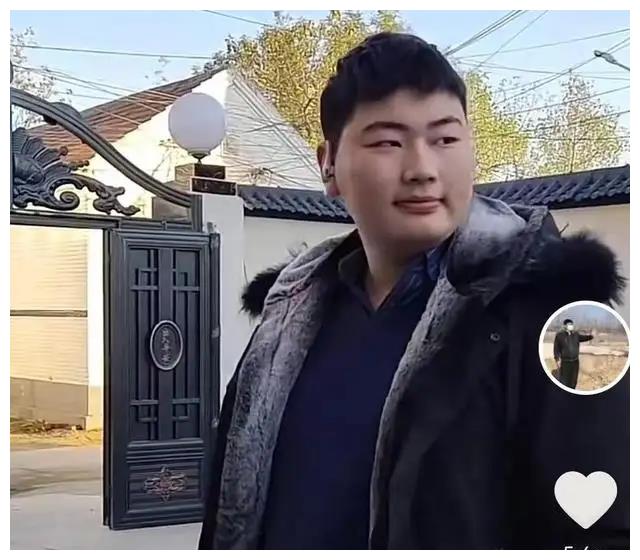 朱之文|大衣哥拿1万元解决小伟缺陷问题，前妻已离婚，现任陈萌还蒙在鼓里