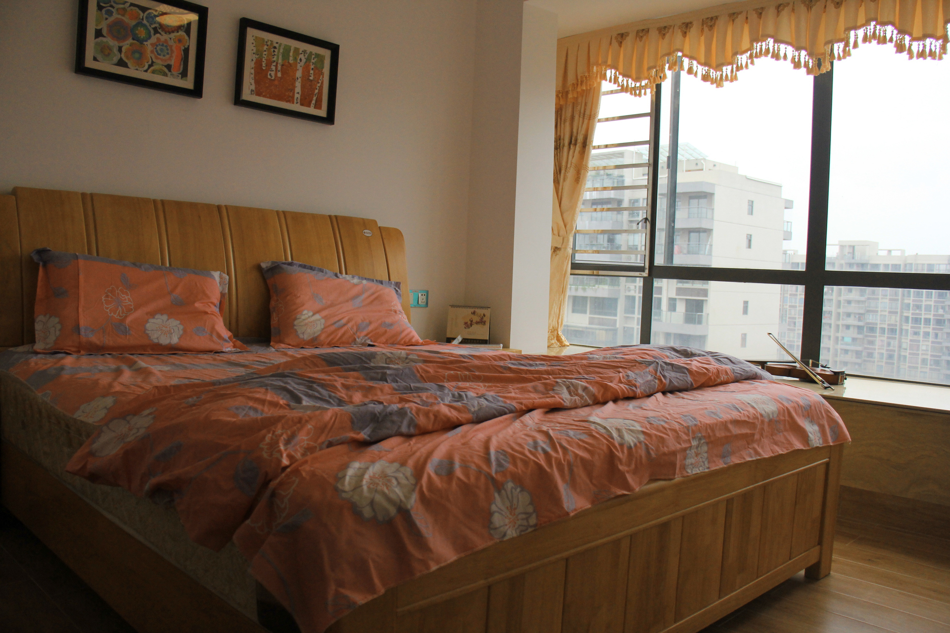 老婆不顾反对偏要全房贴瓷砖，装修好再配上家具 别提有多漂亮