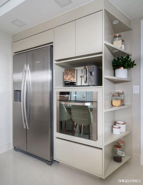 针对冰箱和旁边柜子宽厚不一,试用这3种办法解决,收纳能力真的强