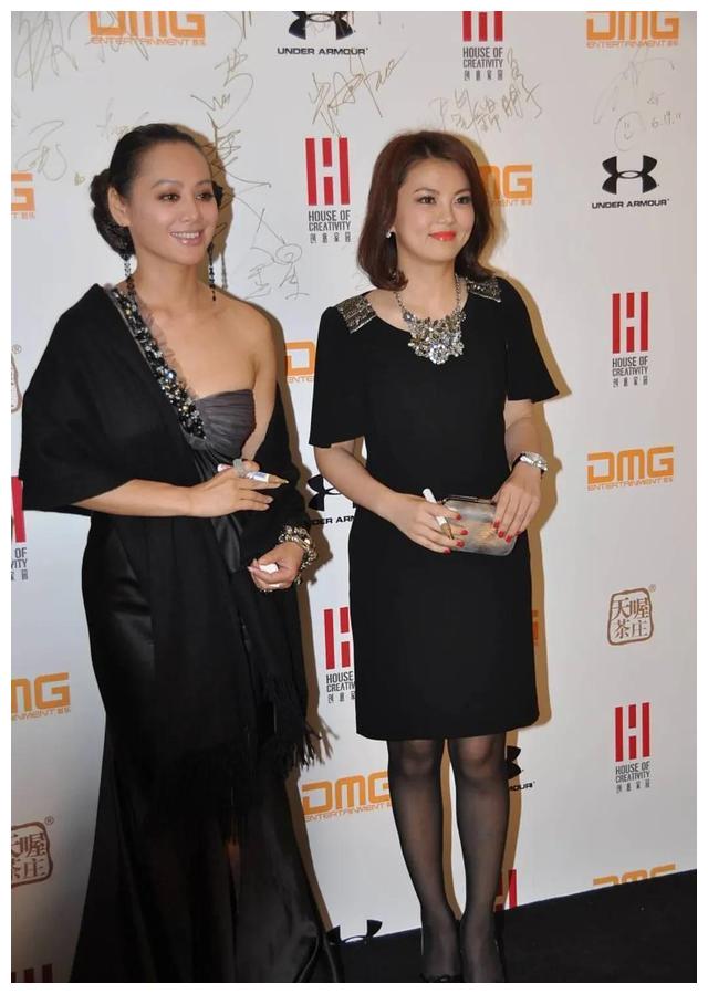 宁静|宁静同框李湘!酱油肤色太吃亏,大4岁穿得却像是婆婆辈