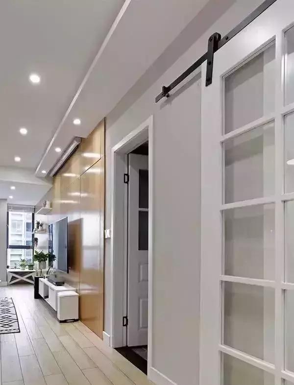 58㎡高层独单改两居,客厅阳台装隐形床直接变成开放式卧室!