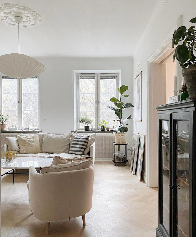 一间宁静住宅，白色+原木经典搭配，舒适雅致，熟悉又亲近