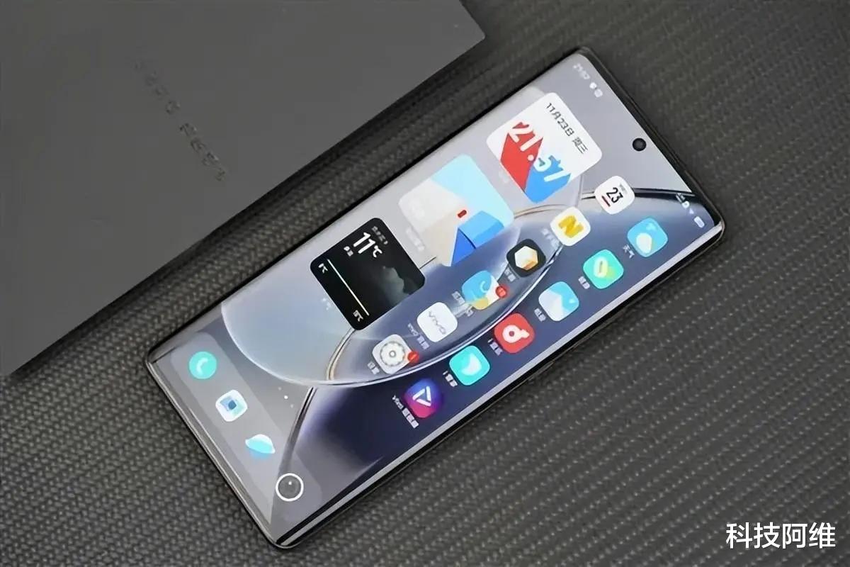 性能超越华为Mate50，售价便宜1300元，天玑9200旗舰热销卖断货