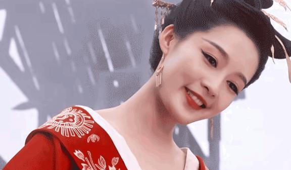 迪丽热巴|9位女明星红衣古装:个个都是惊艳大美女,迪丽热巴绝了
