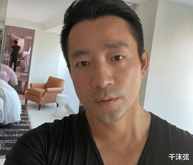 汪小菲|梦幻联动!汪小菲杨子合照,勾肩搭背像兄弟,汪总眯眼憨笑被侃傻