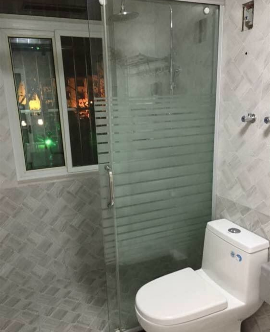 老公太聪明,把马桶装进衣柜里,我还是头一次见!估计你也没见过