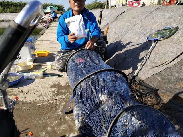 饵料|夜钓夫妇钓起了“鱼王”，巧上加巧，后来成了我的钓鱼挚友