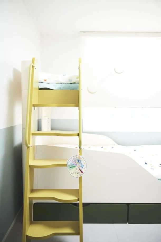 谁说120㎡顶复式不好住？就冲他家露台+二楼游戏室，比豪宅都香！