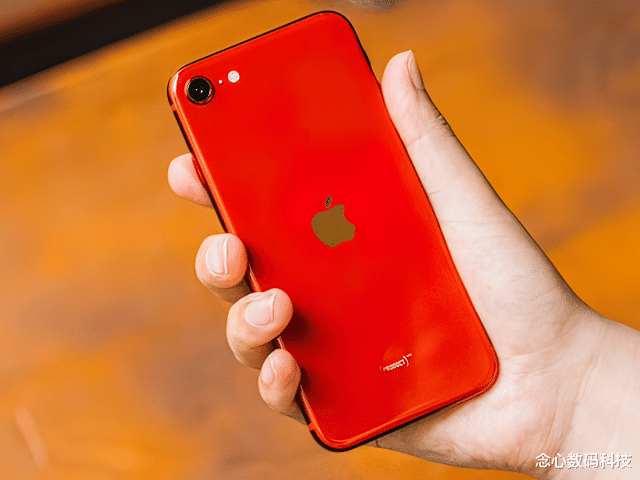 iPhoneSE|2022年最不能买的3款手机，华为占了两台，还有一台iPhone