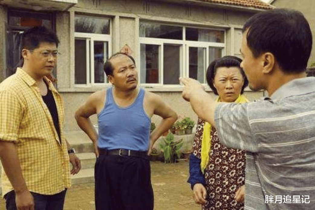 唐鉴军|演员唐鉴军：走红后拒绝抛弃不孕妻子，今一家四口其乐融融