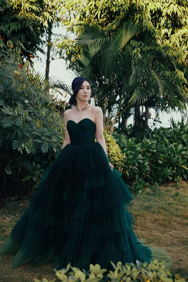 生图|18位女星红毯造型PK,一个比一个内卷,精修图就是漂亮,让人心动