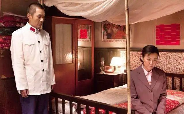 父母爱情|再看《父母爱情》，终于明白老丁为啥娶了江德华？