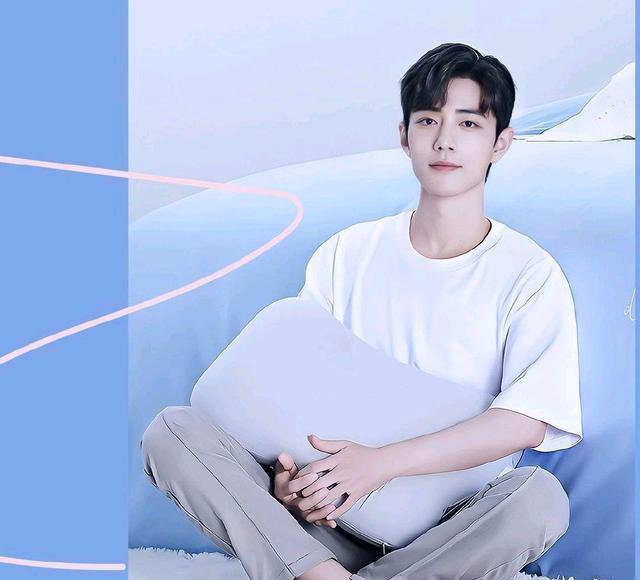 肖战|两家品牌回应肖战话剧一周年，直言想伴肖战左右，“唯红”而已