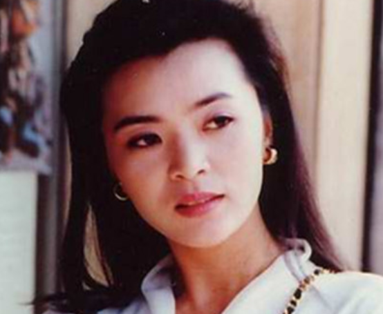 周润发|曾让刘德华深深迷恋,周润发曾为她自杀,今59岁单身无子嗣