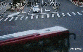 “新房子有这么个角落，该怎么装修？”网友：这是庙吧？哈哈哈