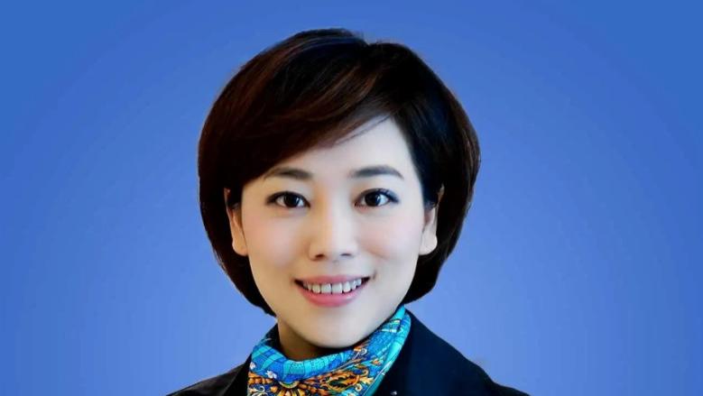 劳春燕|劳春燕：在最好的年纪嫁“普通男人”裘正义，婚后生一子美满幸福