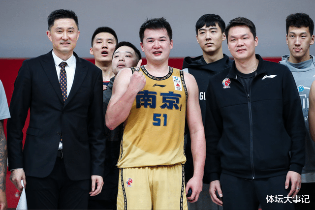 广东男篮|重回广东？杜锋爱徒合同到期，2冠在手不想当网红，比阿日技术好