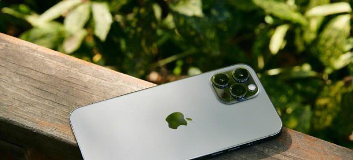 苹果|国产手机大混战，iPhone13却蝉联中国销冠，荣耀赵明的话值得深思