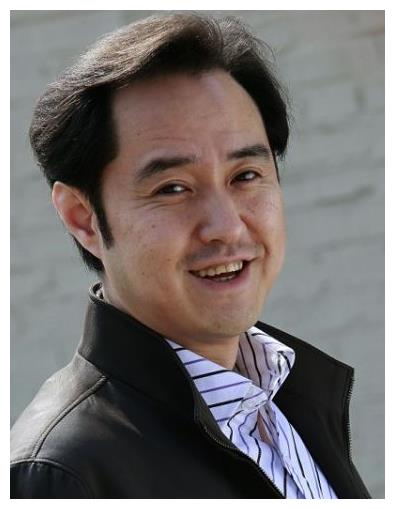 冯雷|冯雷:47岁仍未婚无子女,父母怀疑他有问题,他说自己是正常男人