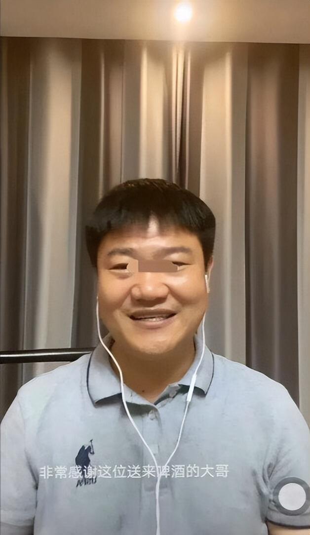 反诈老陈|反诈老陈开播无人刷礼一脸惆怅,有人刷礼后连忙喊大哥,尽显丑恶嘴脸