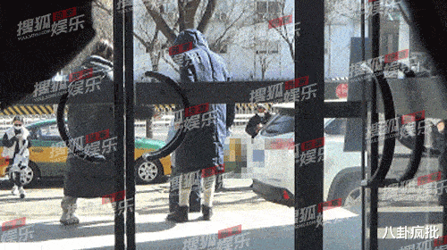 李亚鹏|李亚鹏再当爹！女友小他19岁，傲人身材，模特总冠军！