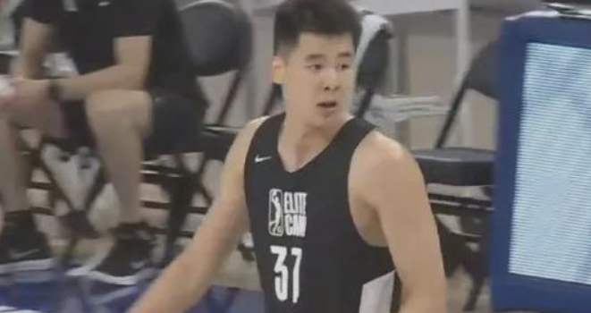 中国男篮|炸裂！10罚砍下32分！真是中国男篮第一天赋！他终于又能参选NBA