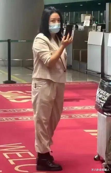 修图|女明星的肚子有多爱p?大肚腩秒变水蛇腰,连刘亦菲也是“照骗”