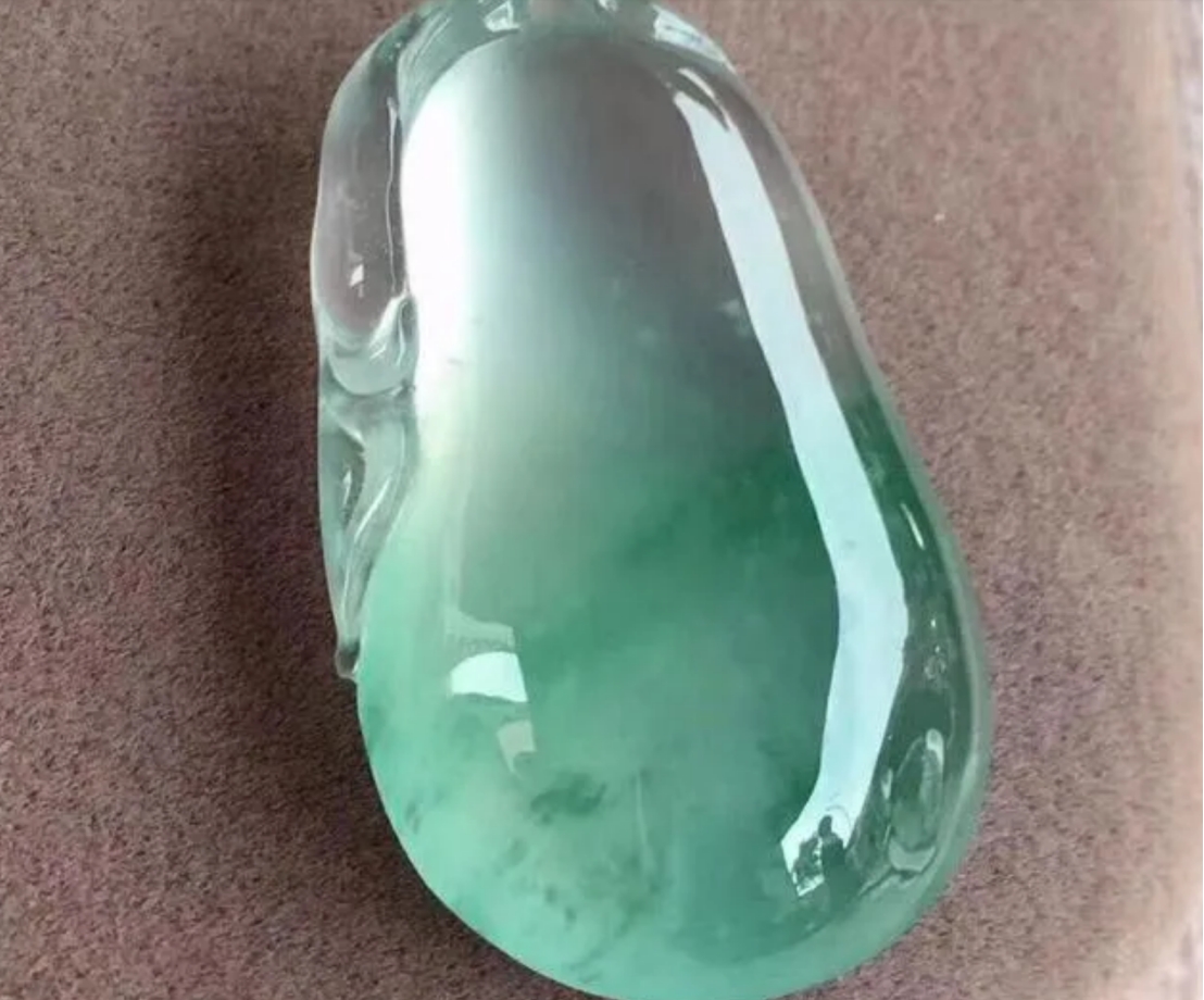 翡翠|翡翠真的能辟邪吗？各说其词，一起来看看！