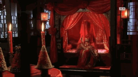 陈紫函|第一渣女复出！艳压AB，曾是整容模板：还被小9岁高富帅宠上天