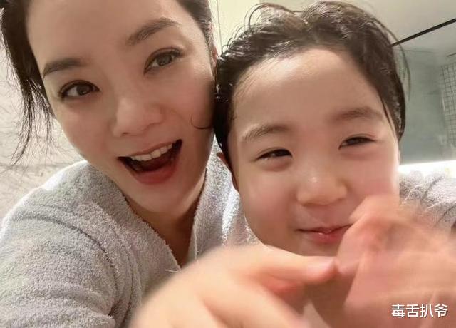 蔡琳|韩星蔡琳分享儿子近照，4岁小礼物呆萌可爱，越长越像爸爸高梓淇