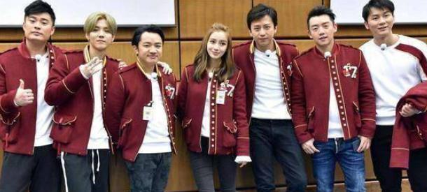 综艺节目|《奔跑吧》10开录，从全民撕名牌到无人在意，它是靠什么走过来的