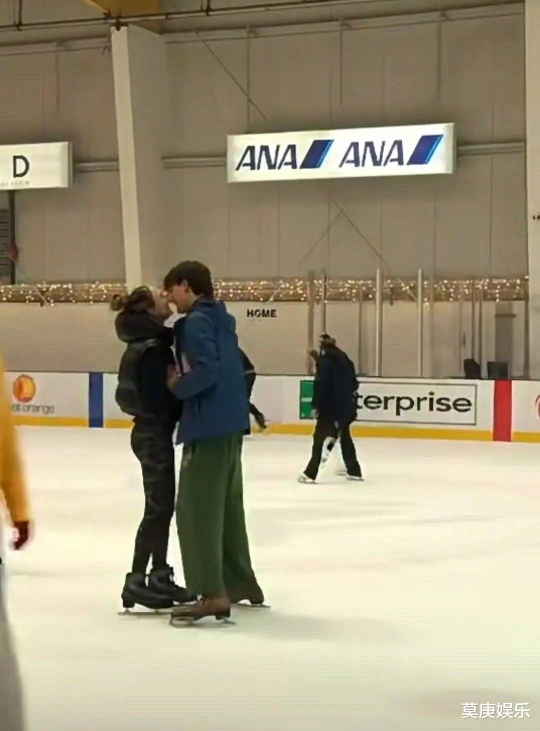 谷爱凌|谷爱凌恋情曝光后大哭，传遭受非议一夜未睡，拍照露脸黑眼圈太重