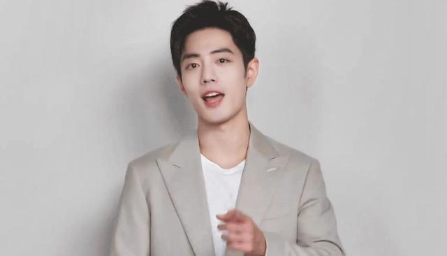 肖战|肖战ip地址发生变化，新物料或将上线，直播状态太出众