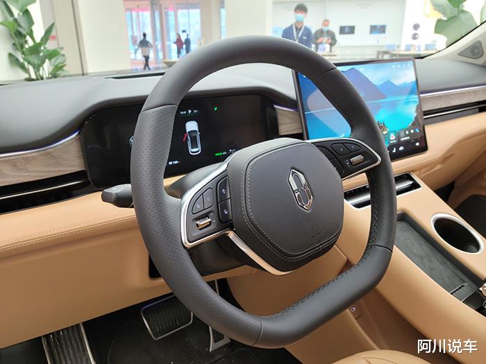 赛力斯|探店问界M5：华为卖车究竟如何？还得从销售顾问的专业度说起