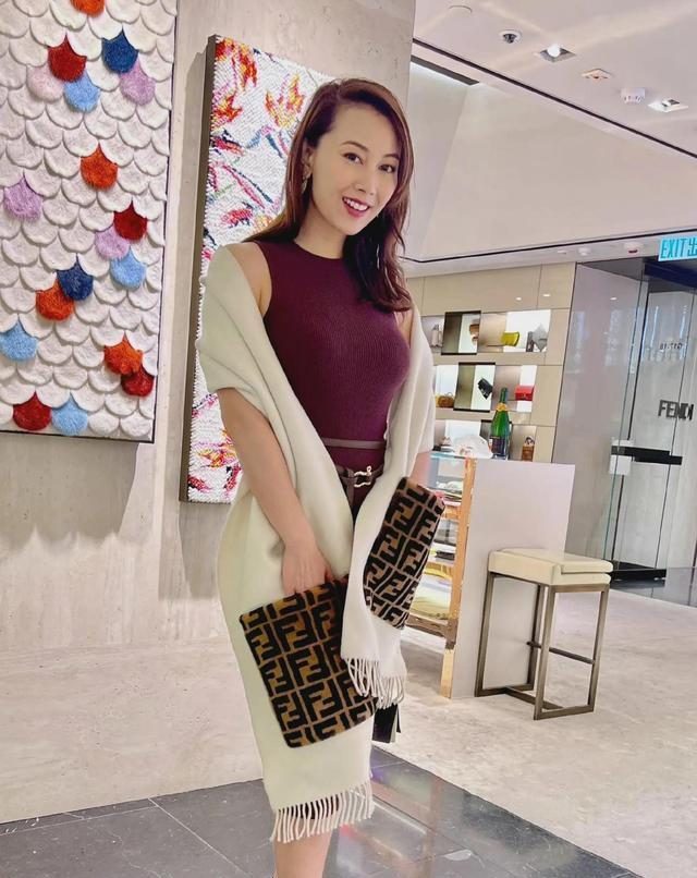 袁嘉敏|前TVB女星炮轰百亿豪门父子，称两人有古怪要求，简直是人生噩梦