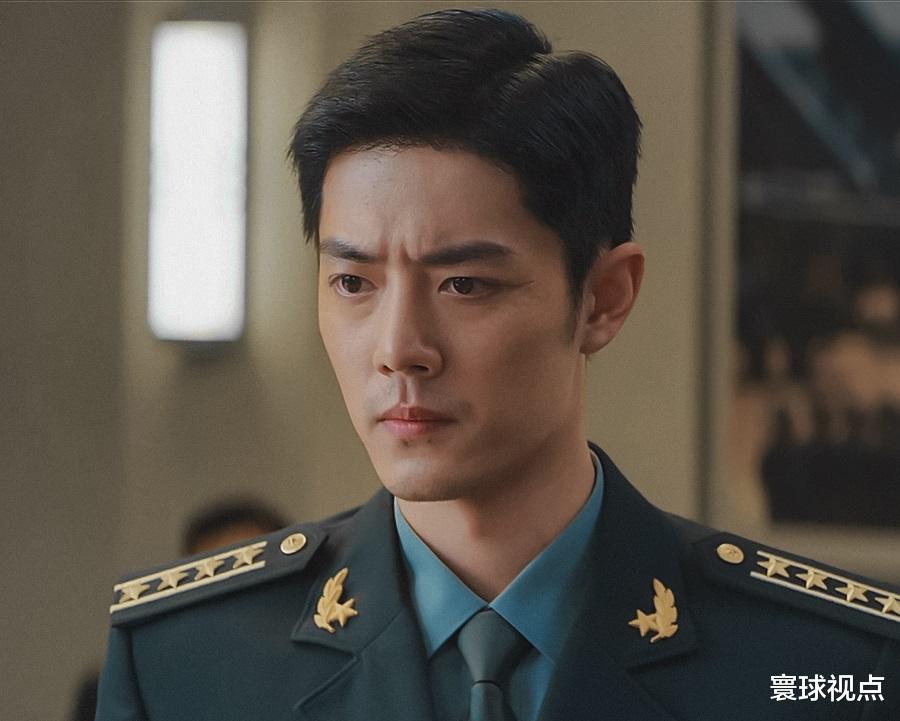 肖战|《中新文娱》对话肖战：希望未来能多一些平静，朝着目标奋进