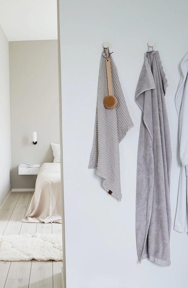 走进哥本哈根女主的家，全屋干净温柔的奶油调，美得让人不想出来