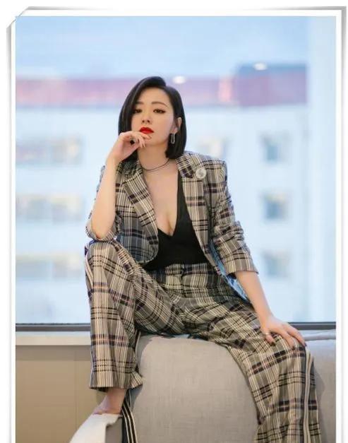 张靓颖|张靓颖的狗血情史：18岁遇见37岁的冯轲，在一起16年从未看清对方