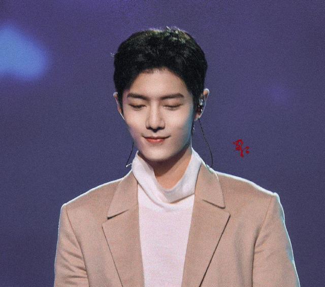 大S|“票务超话”更新，肖战独家高清视频被拍卖，花费数千元直呼很香