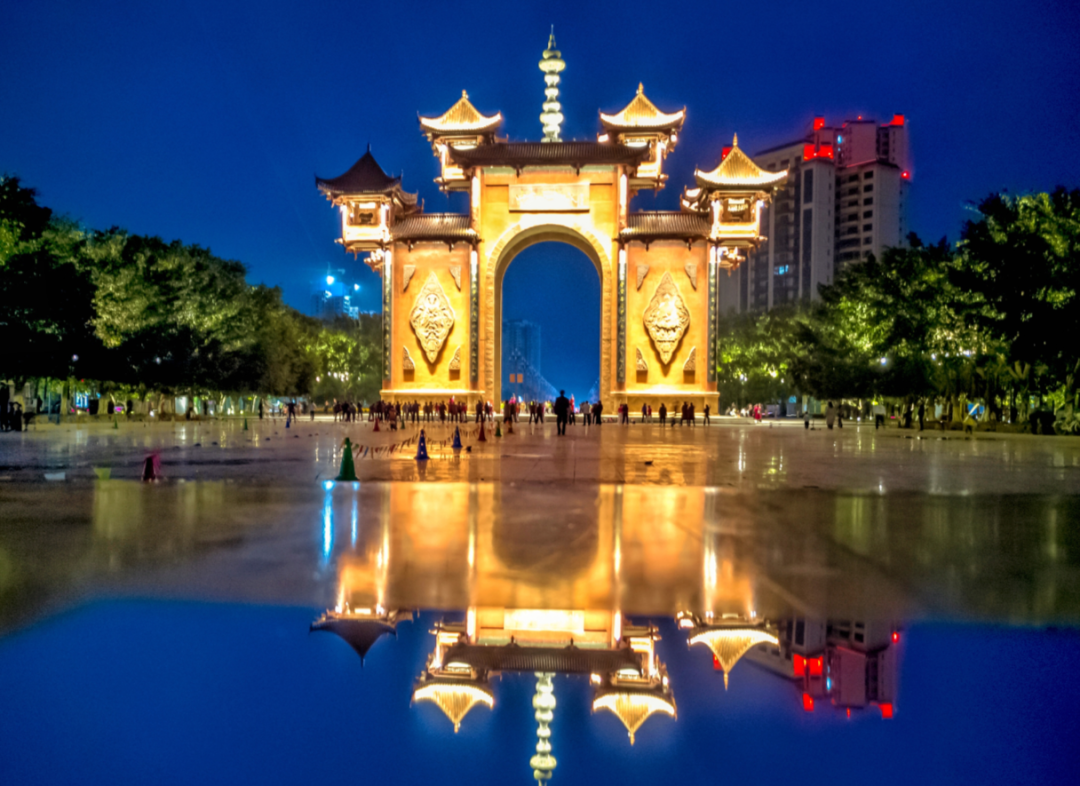 |爱上彭山夜色，100个理由都不够！