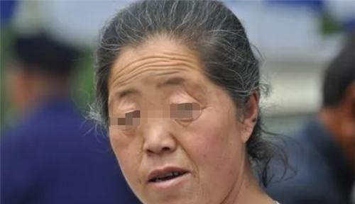 案例:男子穿泳裤夜跑,妻子通过泳裤发现端倪,将丈夫的双脚砍断