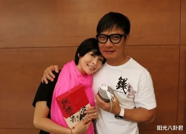 郑嘉颖|婚前婚后两个样，这6位香港男星，每个都从浪子变成了居家好男人