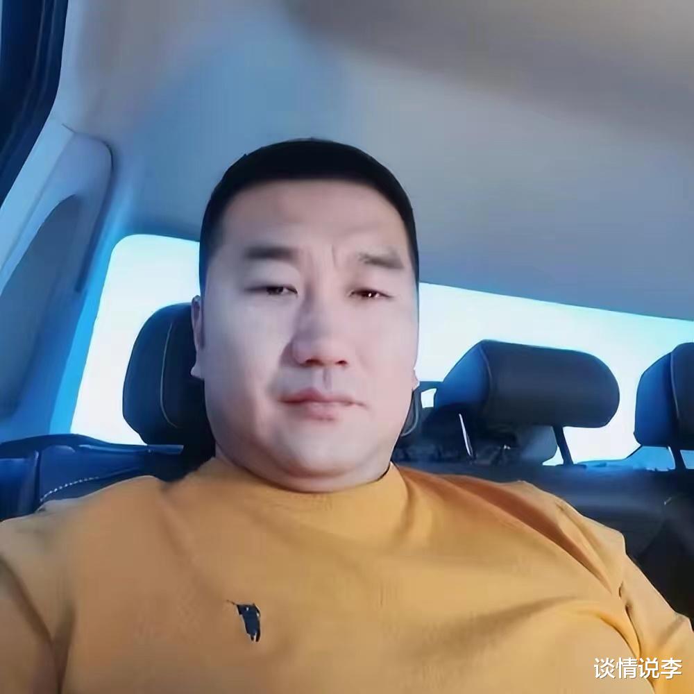 唐山打人案被打女子首发声:曾被威胁不许报警,不存在被车追着轧