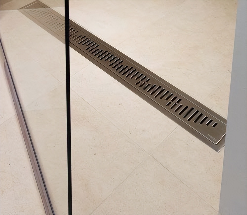 传统地漏已经过时了,聪明人都这样做,下水快还不堵,真有远见