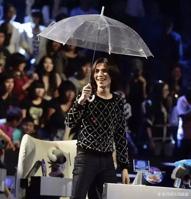 成都|台湾歌手萧敬腾已常居成都，本来晴天就不多，成都要变雨都了？