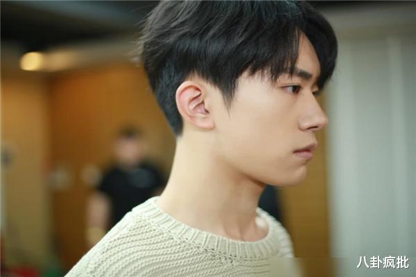 迪丽热巴|肖战不降片酬,迪丽热巴喜欢土味视频,王一博分红,王力宏开除他